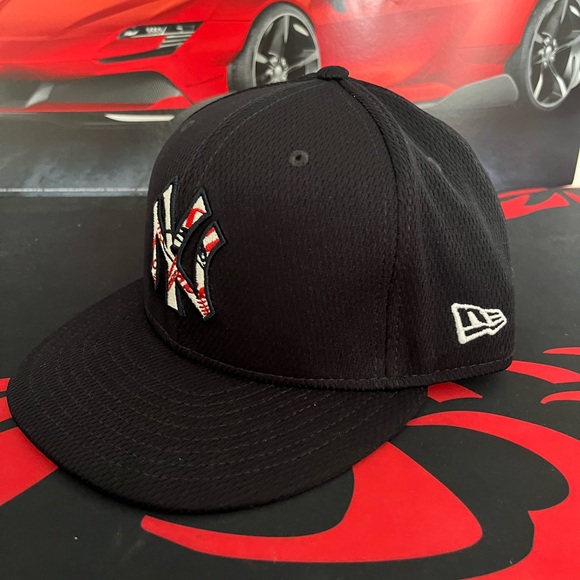 Other - Yankee Fitted 7 3/8